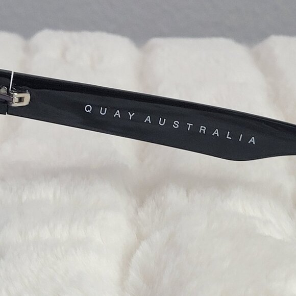 QUAY // ltd ed jlo collab rimless smoke lens rainbow watermark shield sunglasses - Picture 12 of 15